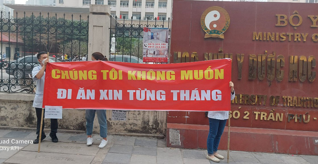 Liên tiếp 3 ngày căng băng rôn, 154 nhân viên y tế BV Tuệ Tĩnh đã nhận đủ lương