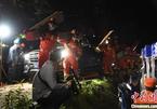 Video cấp tập cứu hộ trong đêm vụ rơi máy bay ở Trung Quốc