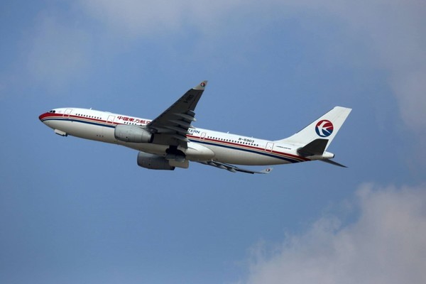 Unusual points from the plane carrying 132 people crashed in China