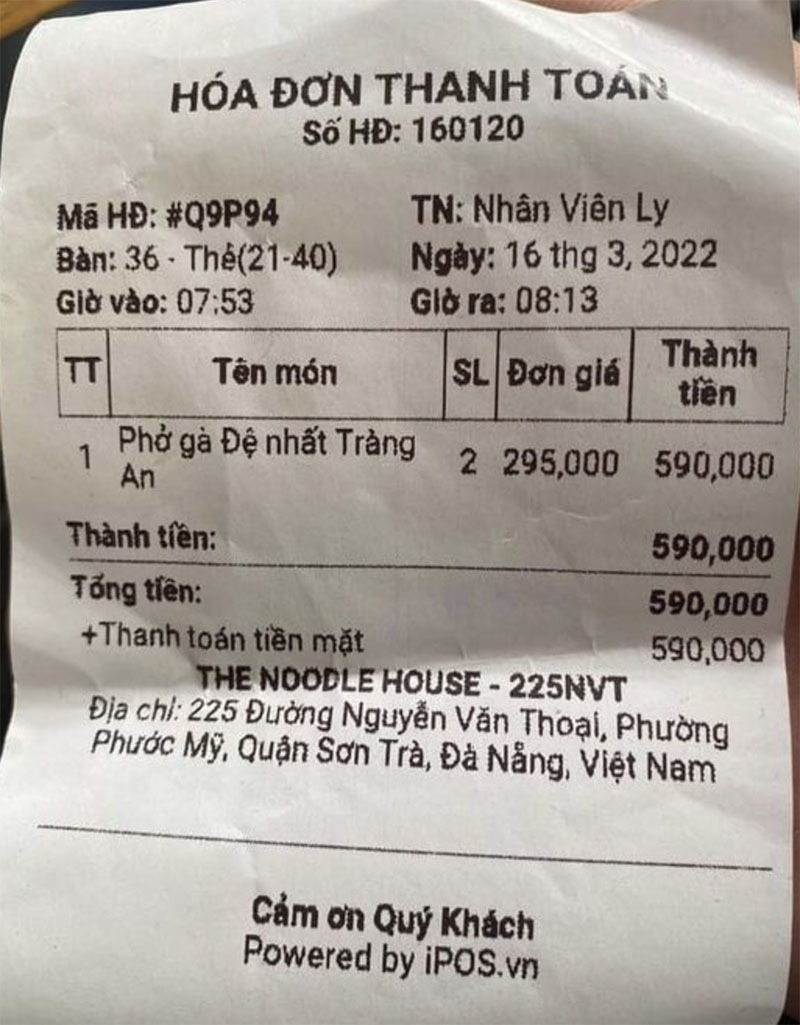 Gần 600 nghìn 2 tô phở gà ở Đà Nẵng:, chủ hàng giãi bày về câu hỏi chặt chém