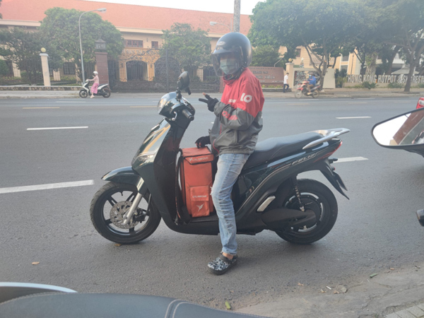Gasoline prices soar, drivers switch to electric motorbikes