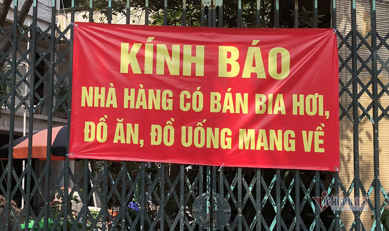 Bia hơi Hà Nội, đặc sản chém gió vỉa hè đua nhau đóng cửa