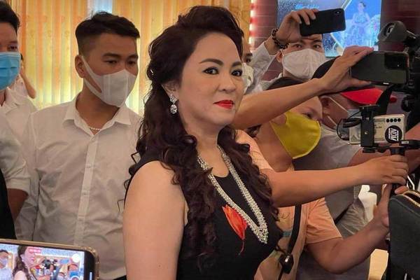 Bà Nguyễn Phương Hằng bị bắt và giới hạn đỏ trên mạng