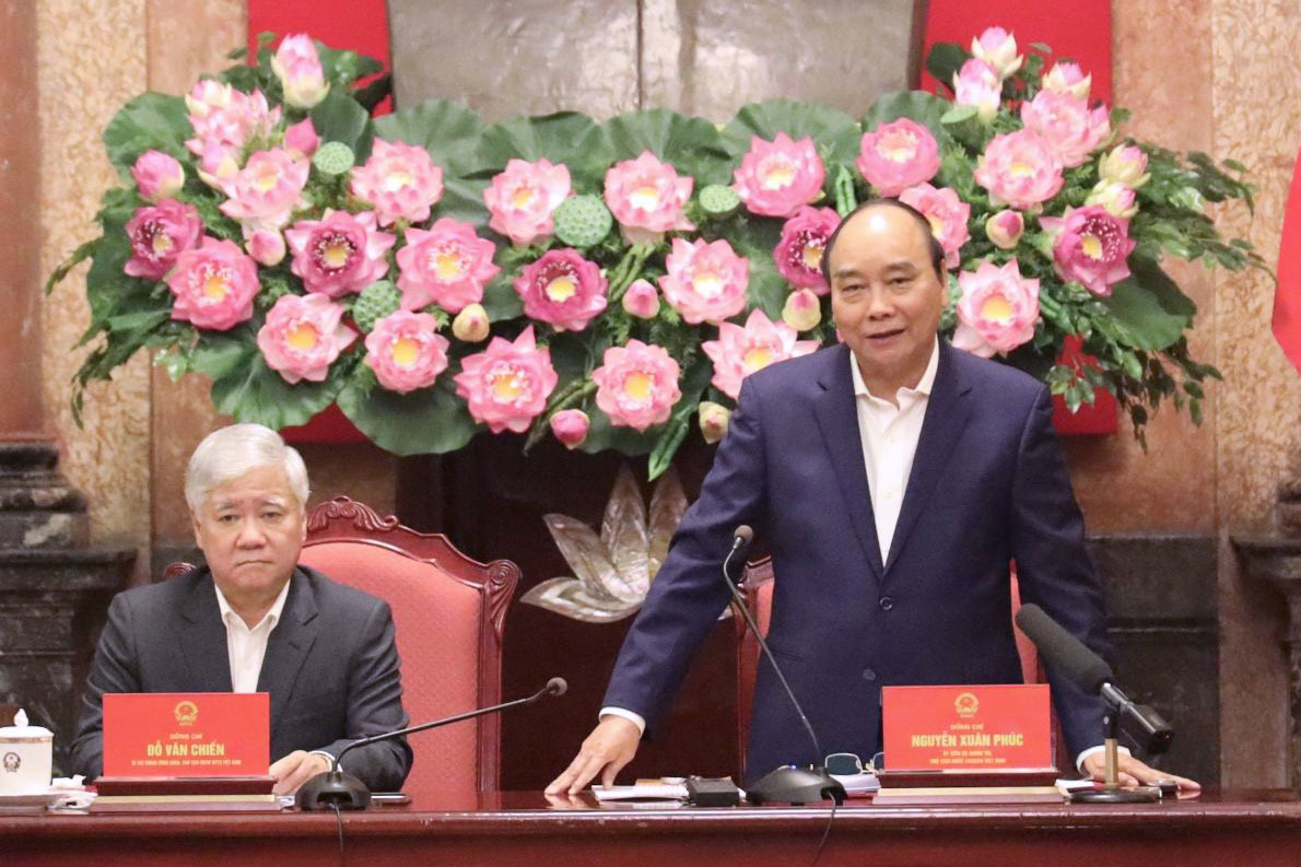 Tổ chức hội nghị bàn tròn lắng nghe ý kiến của nhân sĩ, trí thức