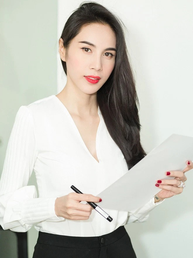 Trước khi bị bắt tạm giam, CEO Phương Hằng bị 5 nghệ sĩ tố cáo