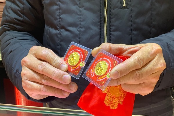 gia-vang-hom-nay-25-03-2022-tang-manh-len-70-trieu-luong