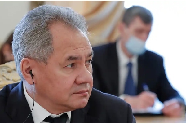 The Russian Defense Minister appeared, smashing the missing rumors