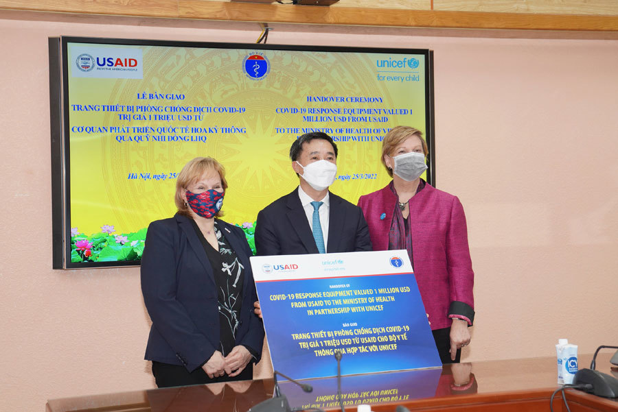 USAID and UNICEF donate 1 million USD in medical supplies to Vietnam