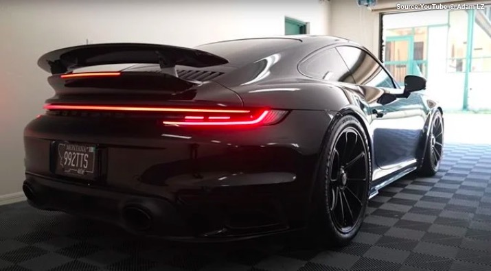 YouTuber trúng đậm khi bán siêu xe Porsche 911 giá cao ngất