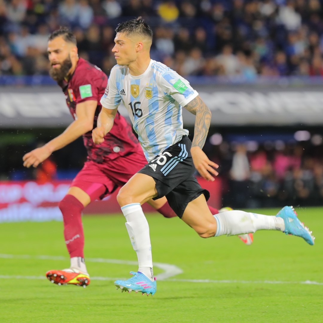 Messi scores, Argentina crushes Venezuela