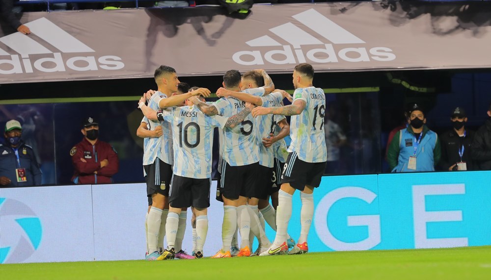 Messi scores, Argentina crushes Venezuela