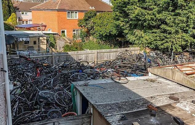 Arrested for keeping 500 stolen bicycles in the garden