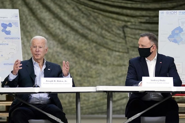 Ông Biden sẽ gặp quan chức Ukraine, Kiev nói thiết lập 10 hành lang nhân đạo