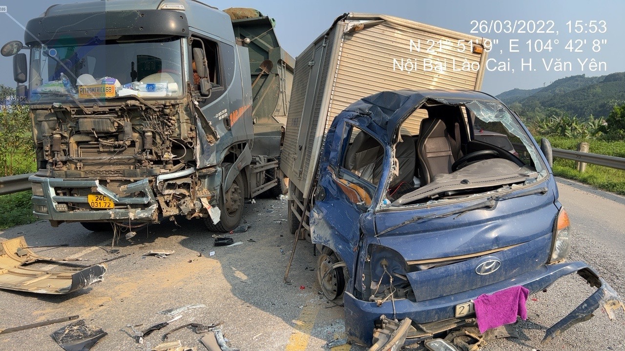 Tai nạn liên hoàn 5 ô tô đâm nhau trên cao tốc Nội Bài – Lào Cai