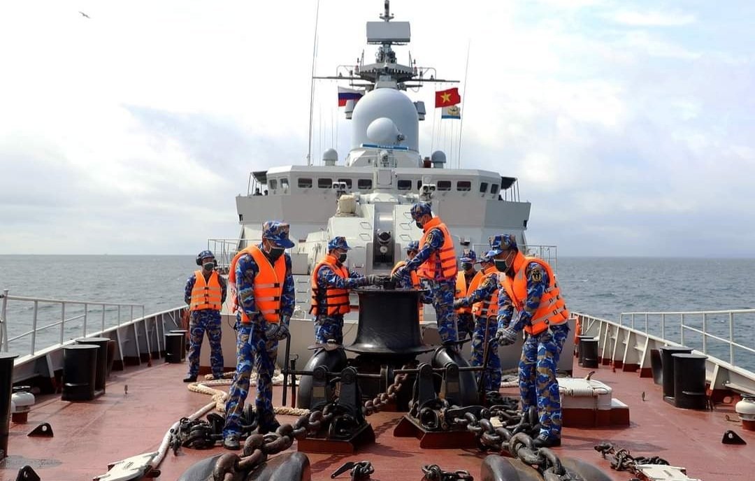Hành trình 5.000 hải lý của thượng úy trẻ trên chiến hạm hiện đại nhất Việt Nam