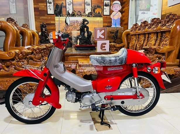 Choáng với mẫu xe máy thời ông bà anh Honda Super Cub với giá hơn 200  triệu đồng