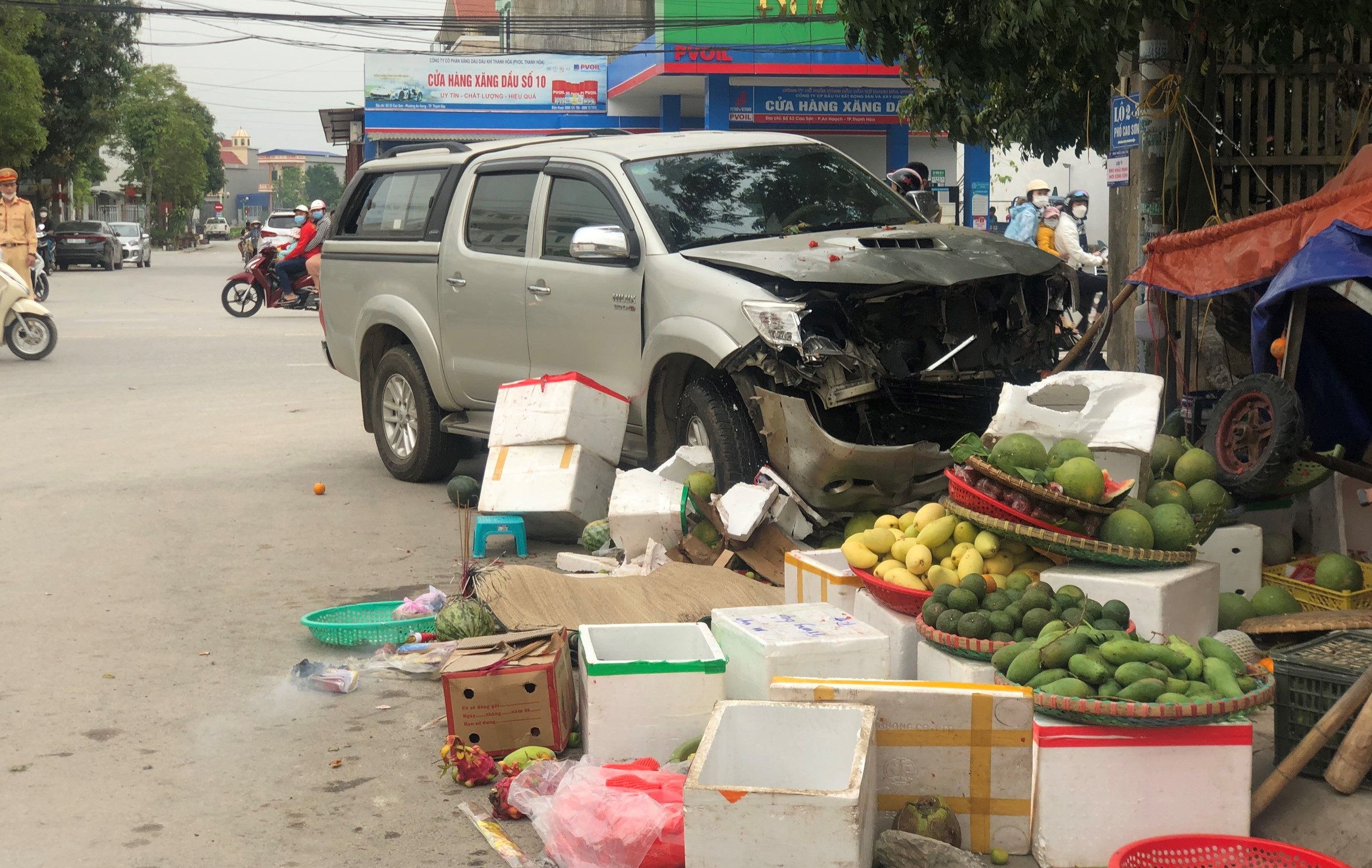 Hiện trường xe biển xanh đâm chết 2 người khi chở lãnh đạo đi công tác