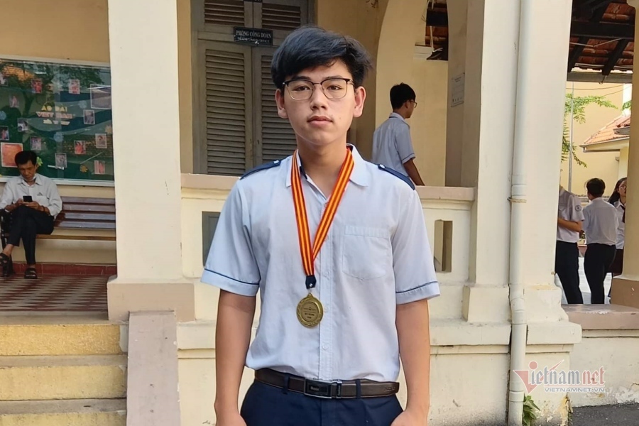 The surprise about Phu Yen male student who won the National Physics Prize in 2022