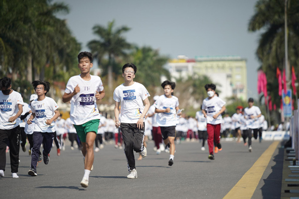 Gần 4.000 HSSV, giáo viên Quảng Nam tham gia chạy S-Race