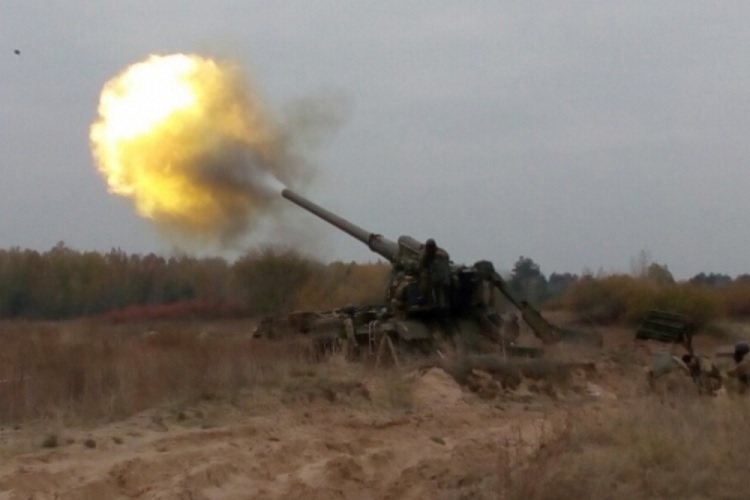 Artillery exchange in Lugansk, Ukraine says Russia cannot continue