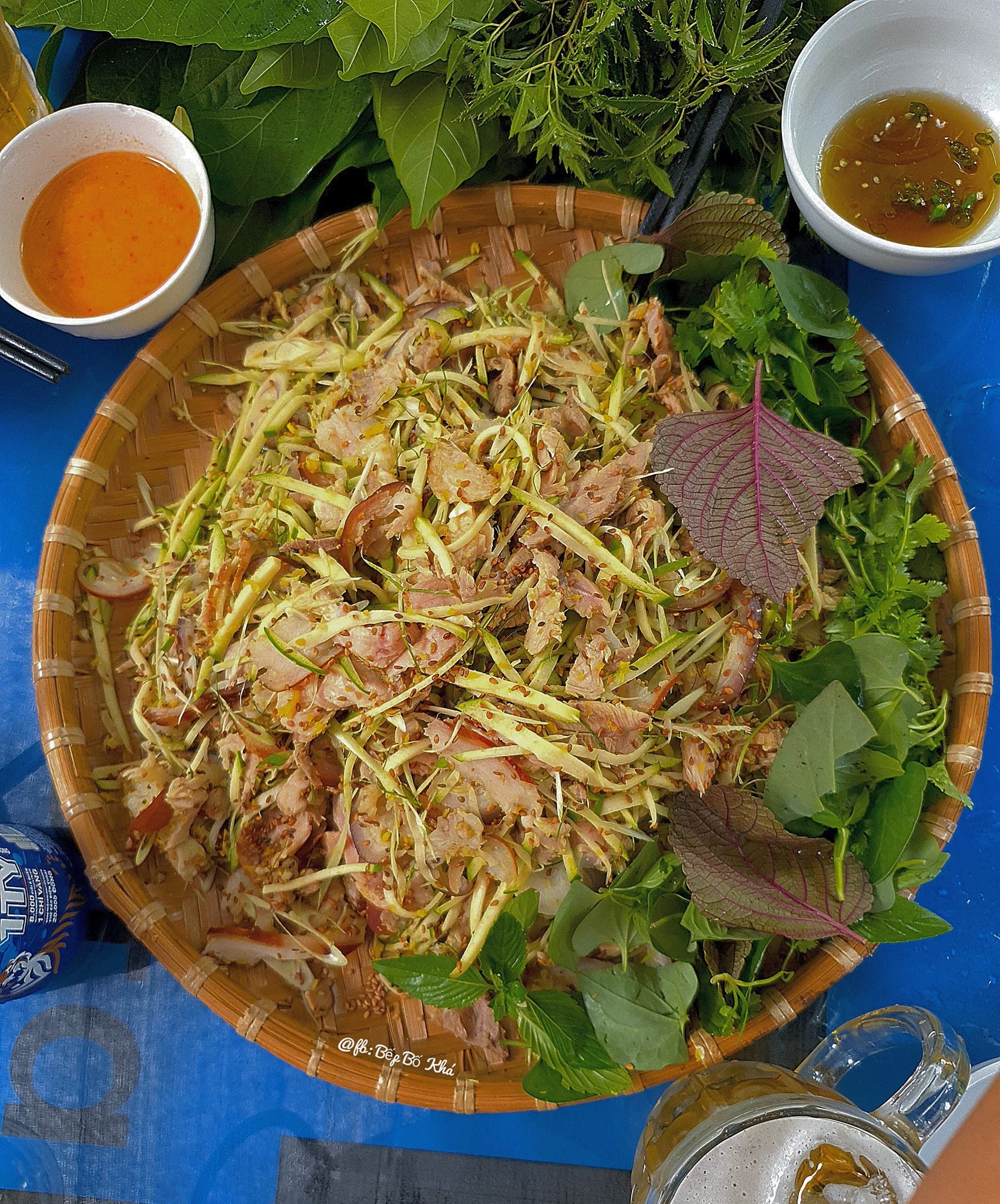 Món nem tên lạ làm từ chân giò thui rơm, thơm 'nức xóm' ở Ninh Bình