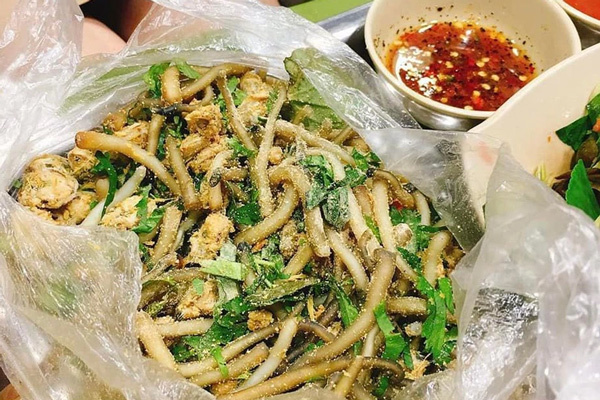 Strange long-legged salad in Hai Phong