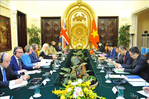 Vietnam, UK hold strategic dialogue in Hanoi