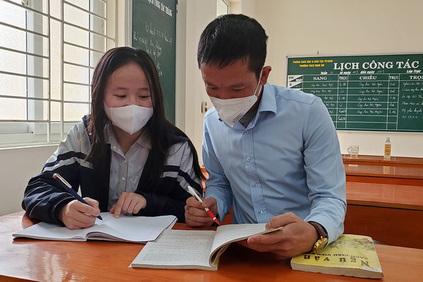 Câu chuyện ‘con kiến leo tường’ và bài văn giải nhất ở Nghệ An