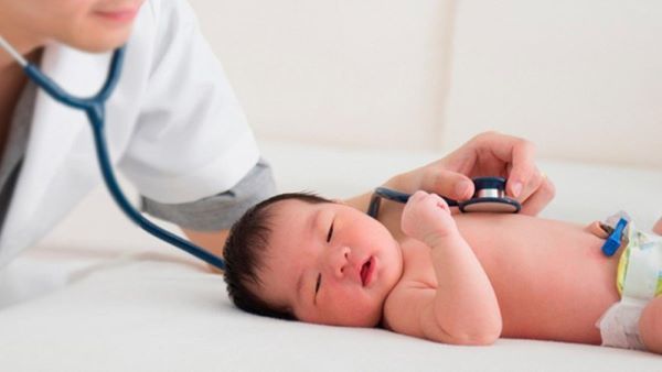 Bệnh viện TP.HCM đi mượn máy để cứu bé sơ sinh 7 ngày tuổi