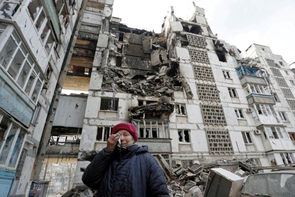 Pictures of mourning in Mariupol after being bombed