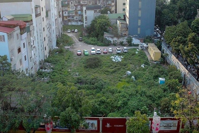 Tan Hoang Minh suddenly appeared in the green 'golden land' next to West Lake