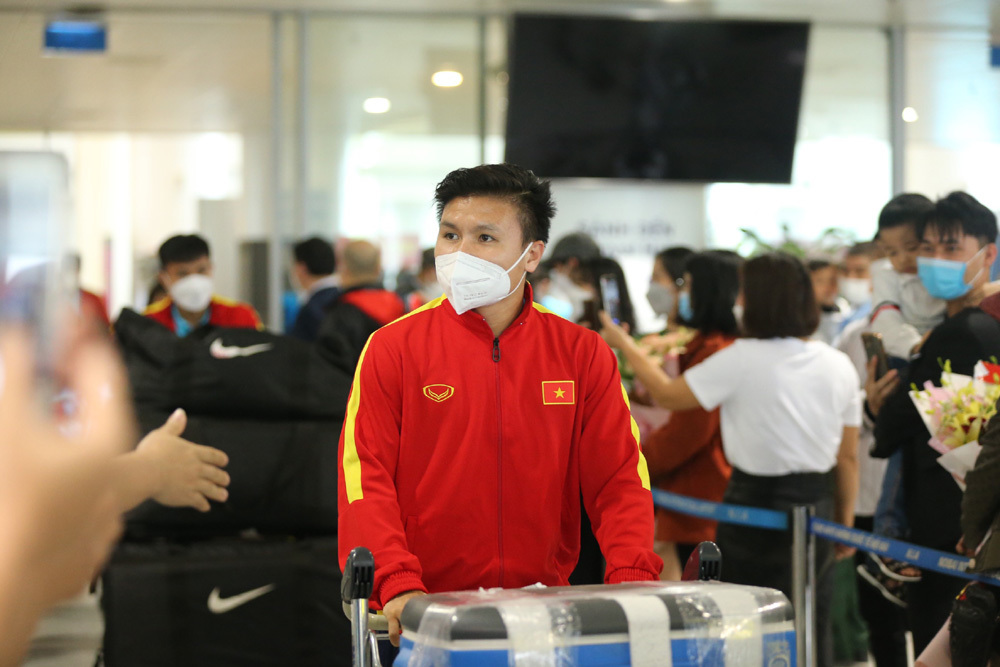 Tuyển Việt Nam về nước, khép lại hành trình lịch sử