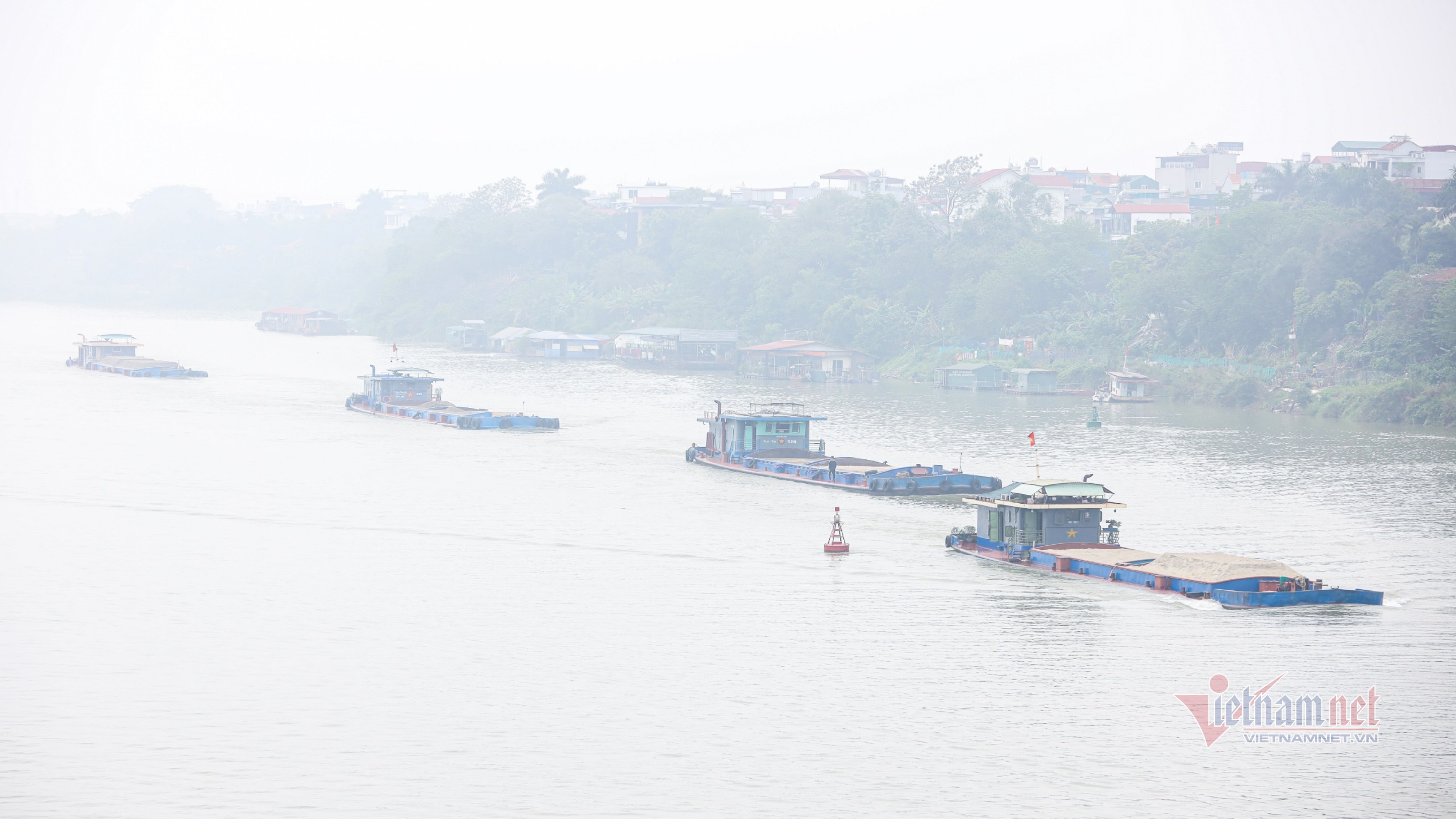 Hình ảnh búa nặng 5 tấn thả từ trên cao phá trụ hỏng của cầu Long Biên