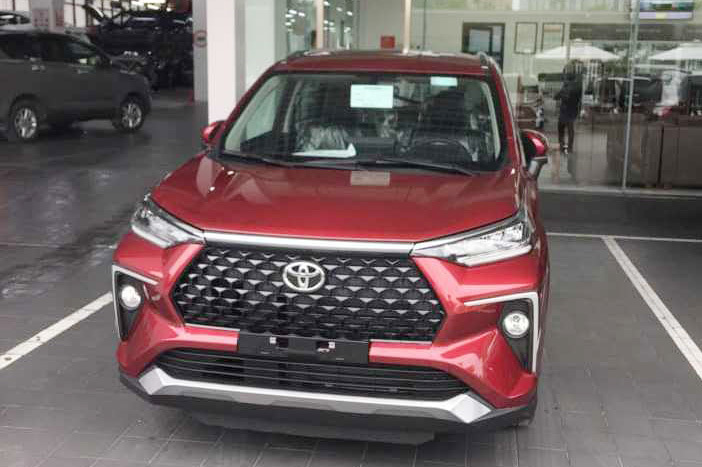 Đi mua xe Toyota bị ép 'bia kèm lạc', có nên cố lấy bằng được?