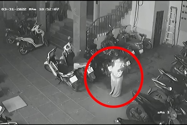 Camera ghi nhận người có động tác phóng hỏa vụ cháy 1 người chết ở Hà Nội