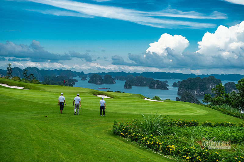 Eating at a 5-star hotel is hungry, golfers complain when visiting Vietnam