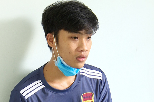 Ngủ gật khi lái ô tô, thanh niên tông chết 2 người