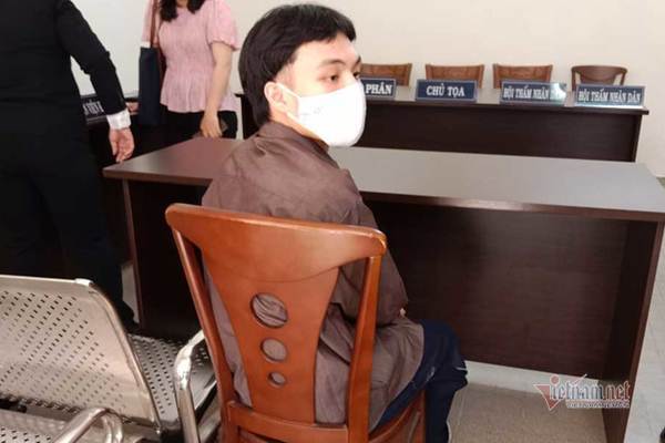 Đòi quan hệ tình dục với bé trai, ông lão bị đâm 93 nhát