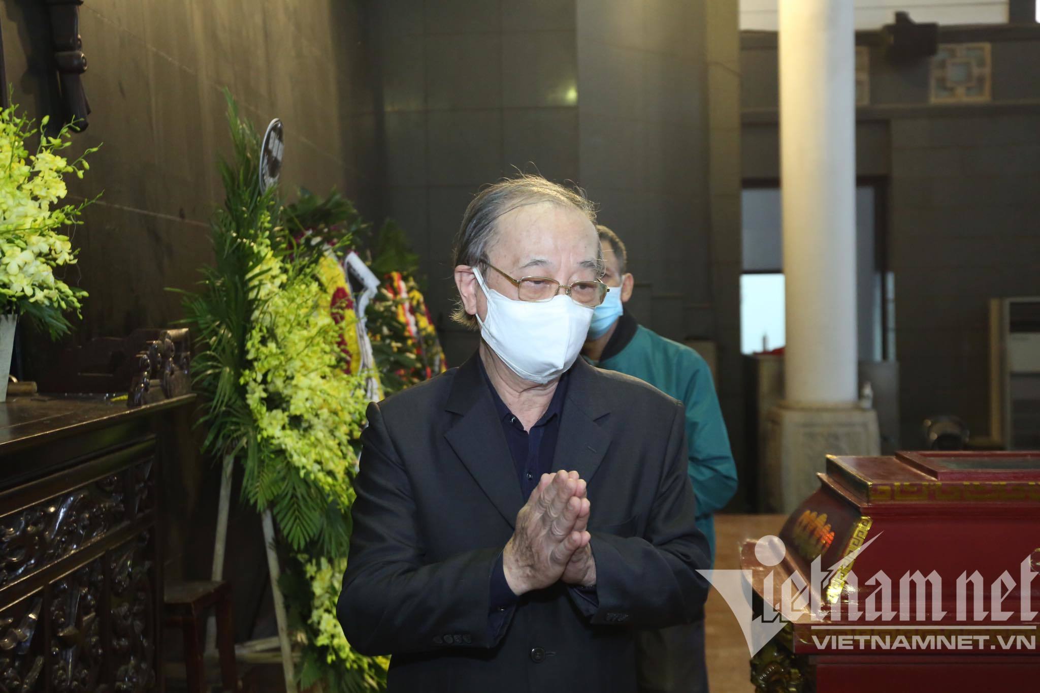 NSƯT Kim Tiến, MC Long Vũ tiễn đưa NSƯT Minh Trí