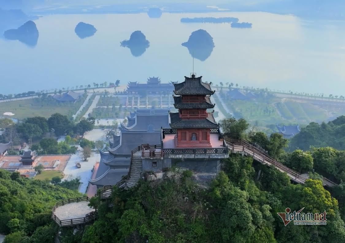 Có người đến nơi thờ tự mang tính thực dụng hơn là đi chiêm nghiệm, tìm kiếm sự thanh thản