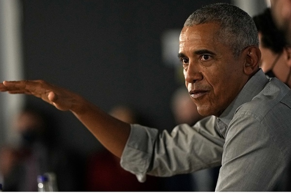 Cựu Tổng thống Obama tái xuất ở Nhà Trắng