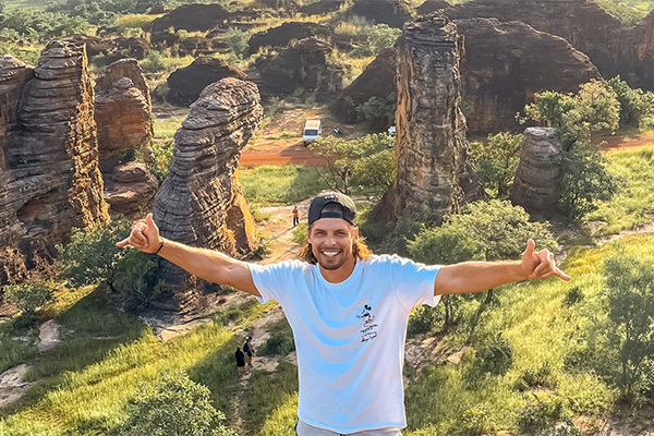 Chàng trai du lịch vòng quanh thế giới suốt 10 năm