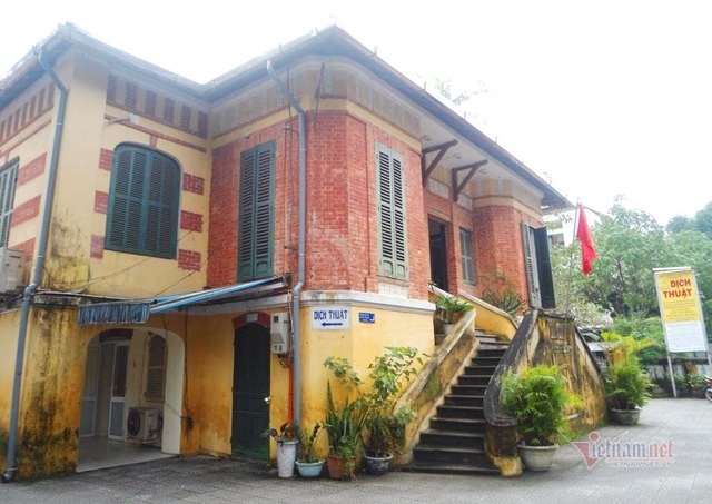 Surprised with the plan to demolish the 100-year-old French villa in TT-Hue